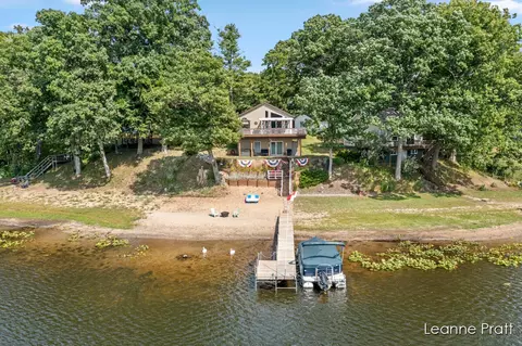 6525 Woods Trail Dr, Delton, MI 49046