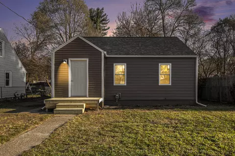 5374 Keyes Dr, Kalamazoo, MI 49004