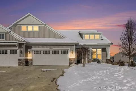 6737 Windsor Ridge Ct NE #8, Rockford, MI 49341