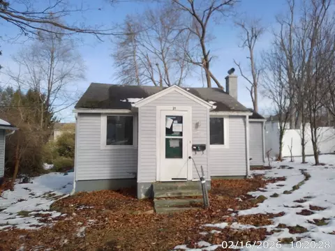 21 Frisbie St, Hillsdale, MI 49242