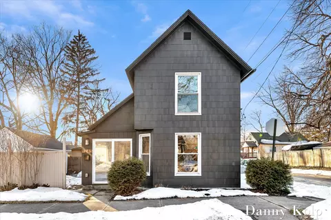 1245 Paris Ave NE, Grand Rapids, MI 49505