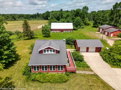 3193 W 112th St, Grant, MI 49327