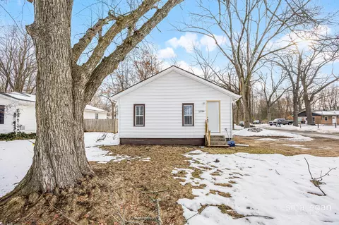 1584 Carlton St, Muskegon, MI 49442