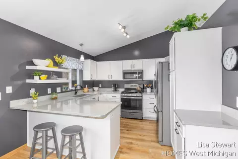 206 Pine Meadow Dr, Belding, MI 48809 photo 10