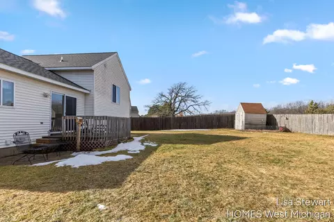 206 Pine Meadow Dr, Belding, MI 48809 photo 29
