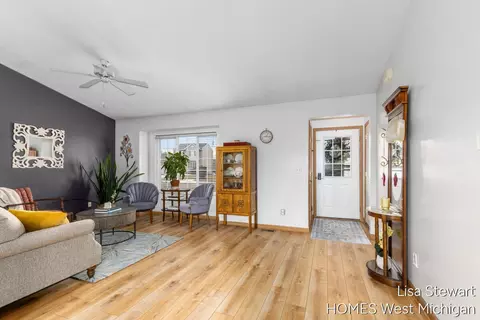 206 Pine Meadow Dr, Belding, MI 48809 photo 6