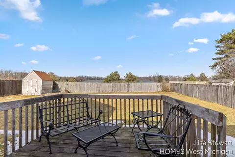 206 Pine Meadow Dr, Belding, MI 48809 photo 32