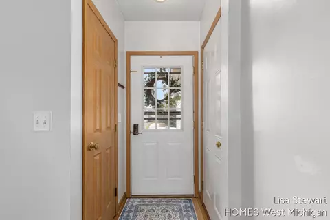 206 Pine Meadow Dr, Belding, MI 48809 photo 7