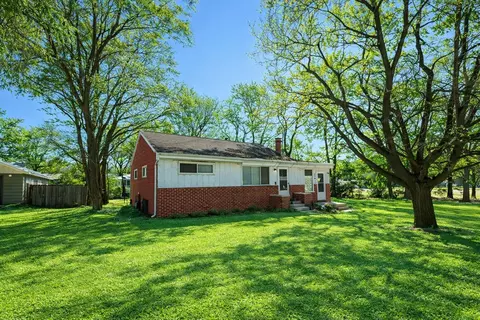 274 Florawood St, Waterford, MI 48327