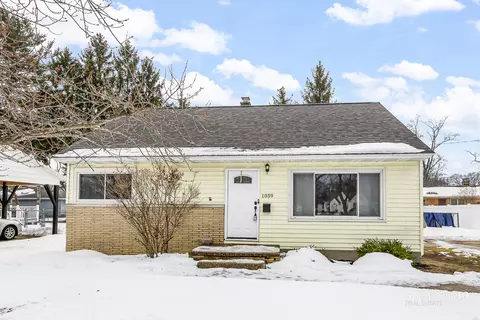 1059 W Summit Ave, Muskegon, MI 49441