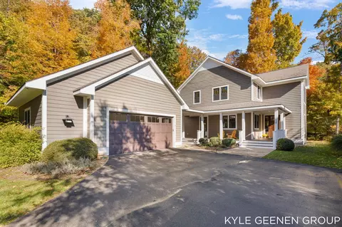 138 W Shore Woods #10, Douglas, MI 49406