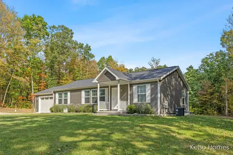1072 N Bingham Ave, White Cloud, MI 49349 photo 4