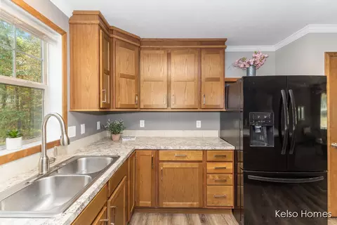 1072 N Bingham Ave, White Cloud, MI 49349 photo 9