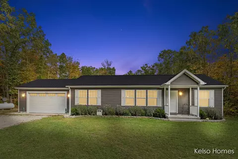 1072 N Bingham Ave, White Cloud, MI 49349 photo 3