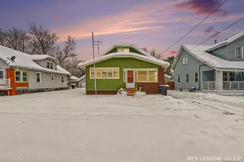2303 Beverly Ave SW, Wyoming, MI 49519
