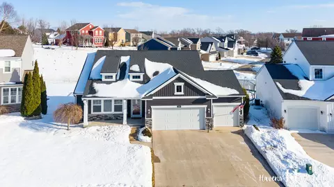 2698 Red Bud Dr #18, Zeeland, MI 49464