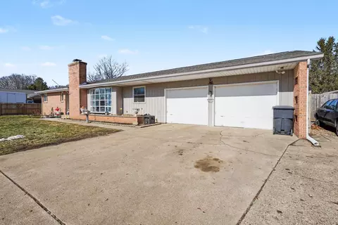 203 E Vienna St, Schoolcraft, MI 49087