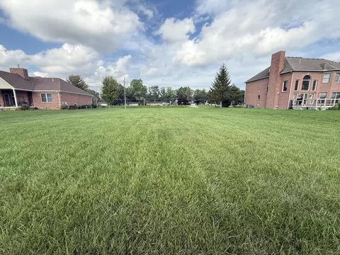 3301 S Custer Rd, Monroe, MI 48161 photo 2
