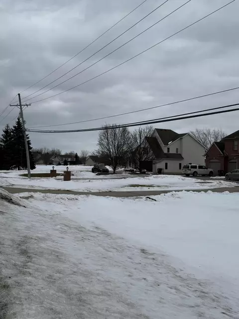 3301 S Custer Rd, Monroe, MI 48161 photo 4