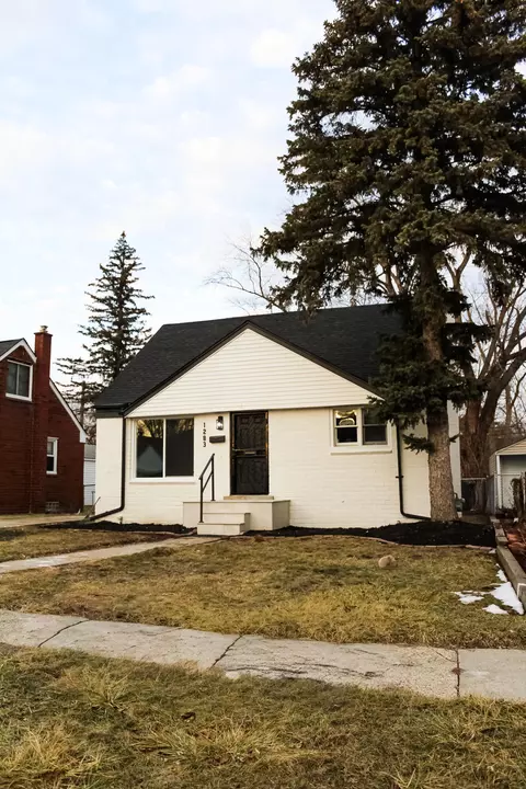 1283 Helen St, Inkster, MI 48141