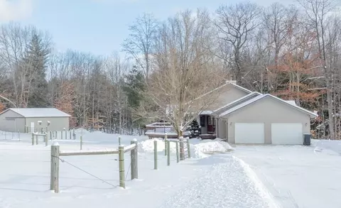 9014 185th Ave, Stanwood, MI 49346