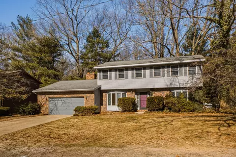 16203 Terrace Rd, Spring Lake, MI 49456