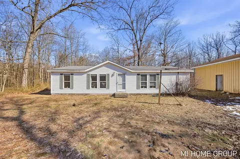 5312 120th Ave, Fennville, MI 49408
