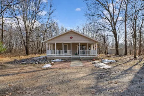42165 85th Ave, Decatur, MI 49045