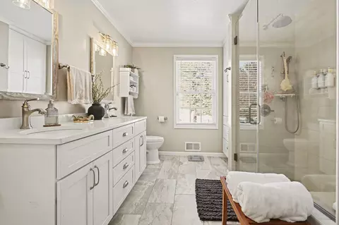 Bath - 71 Kristin Dr, Marshall, MI 49068 photo 2 of 4