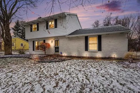 5632 Castleton Ln, Kalamazoo, MI 49009
