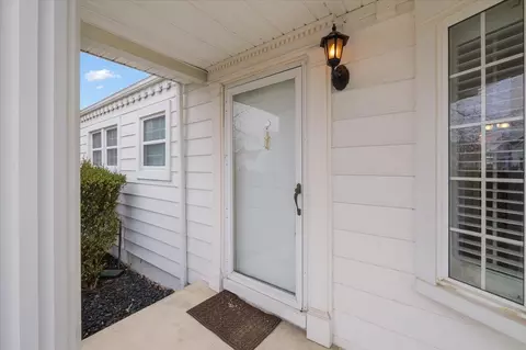 17591 Matthews St, Riverview, MI 48193 photo 6