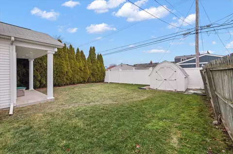 17591 Matthews St, Riverview, MI 48193 photo 8