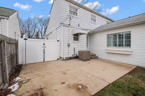 17591 Matthews St, Riverview, MI 48193 photo 7