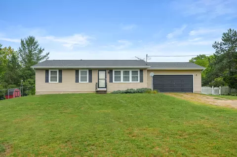 42598 15th Ave, Bloomingdale, MI 49026
