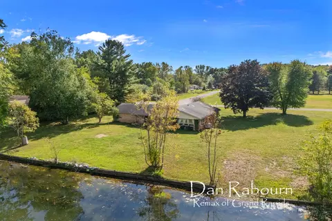 3261 River Ln, Hastings, MI 49058
