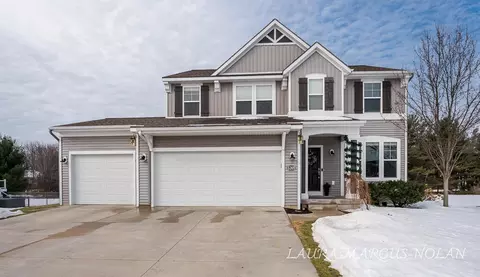 6269 Wilmington Dr, Norton Shores, MI 49444