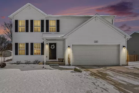 329 Lotz Ct, Wayland, MI 49348