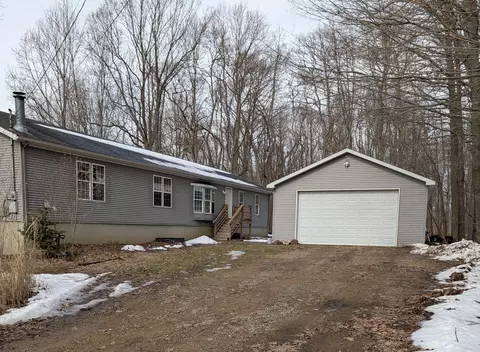 35516 Sweet Lake Dr, Gobles, MI 49055