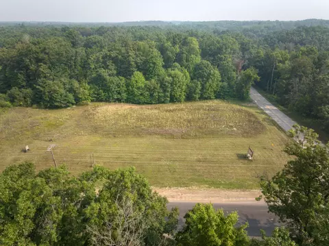 21578 Jefferson Rd, Morley, MI 49336