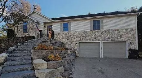 11815 N Lake Side Dr, Jerome, MI 49249