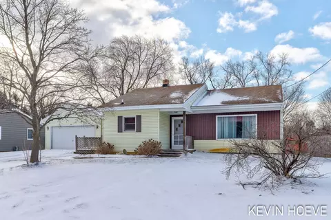 746 Riley St, Holland, MI 49424