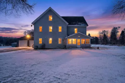 10137 Boyce Rd, Chelsea, MI 48118