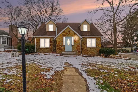 54 Emmett St E, Battle Creek, MI 49017