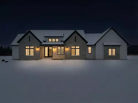 61121 Airpark Ln, Mattawan, MI 49071