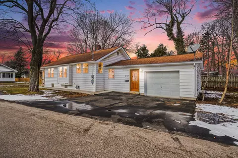 201 Ilene St, Sturgis, MI 49091