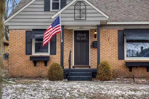 1161 Dorroll St NE, Grand Rapids, MI 49505