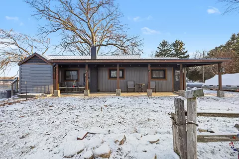 Exterior - 31908 Decker Rd, Colon, MI 49040 photo 2 of 5