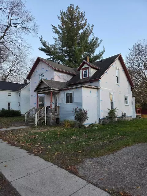 131 Washington St, Sunfield, MI 48890
