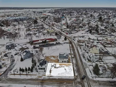 301 Jackson St, Grand Haven, MI 49417