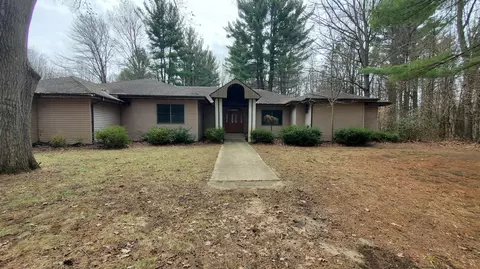 2833 58th St, Fennville, MI 49408